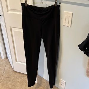 Lululemon black high waisted leggings s 8 , 28”